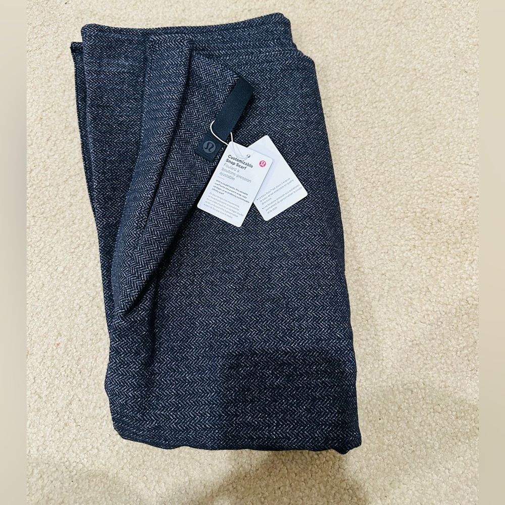 Lululemon Snap Scarf